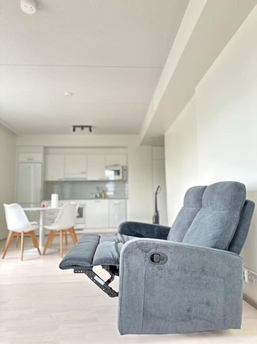 Huoneisto Juna Aseman Vieressae Lägenhet Vanda Exteriör bild